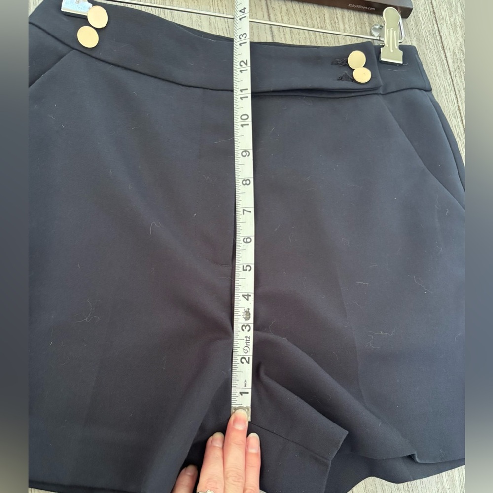 H&M shorts in high waisted navy. EUC with pockets and silver tone button detail. - Picture 8 of 9